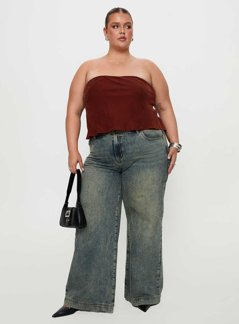 side view of model wearing Princess Polly Lucelia Strapless Top Brown Curve Sleeveless straight 