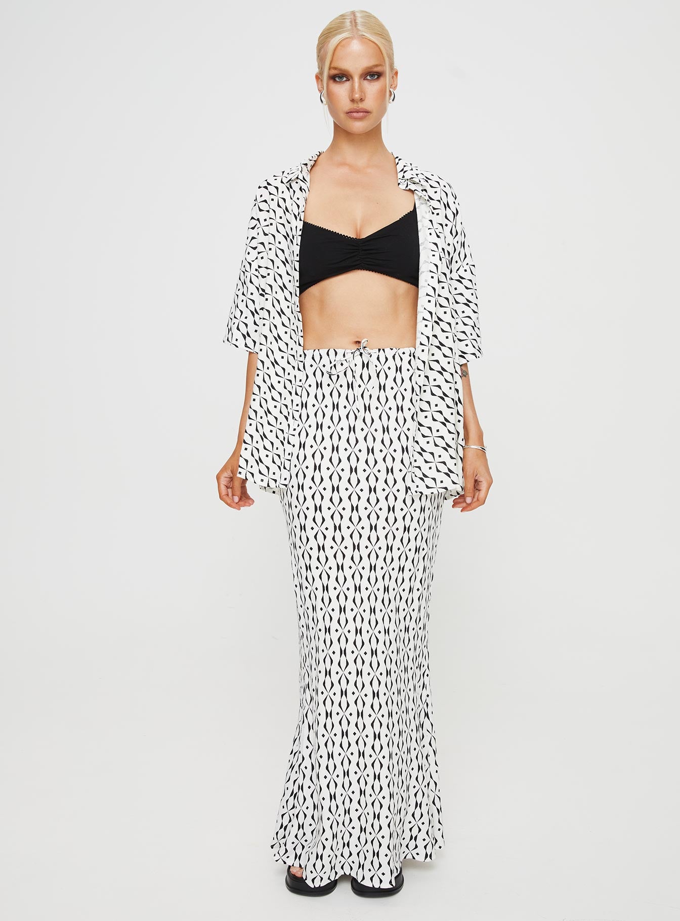 Front view of model wearing  front Mercer Linen Blend Maxi Skirt Black / White Princess Polly  Maxi 