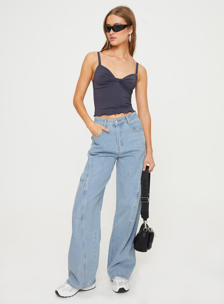 Cargo jeans Belt looped waist, four pockets, faux back pockets, zip & button fastening, wide leg Non-stretch material, unlined 