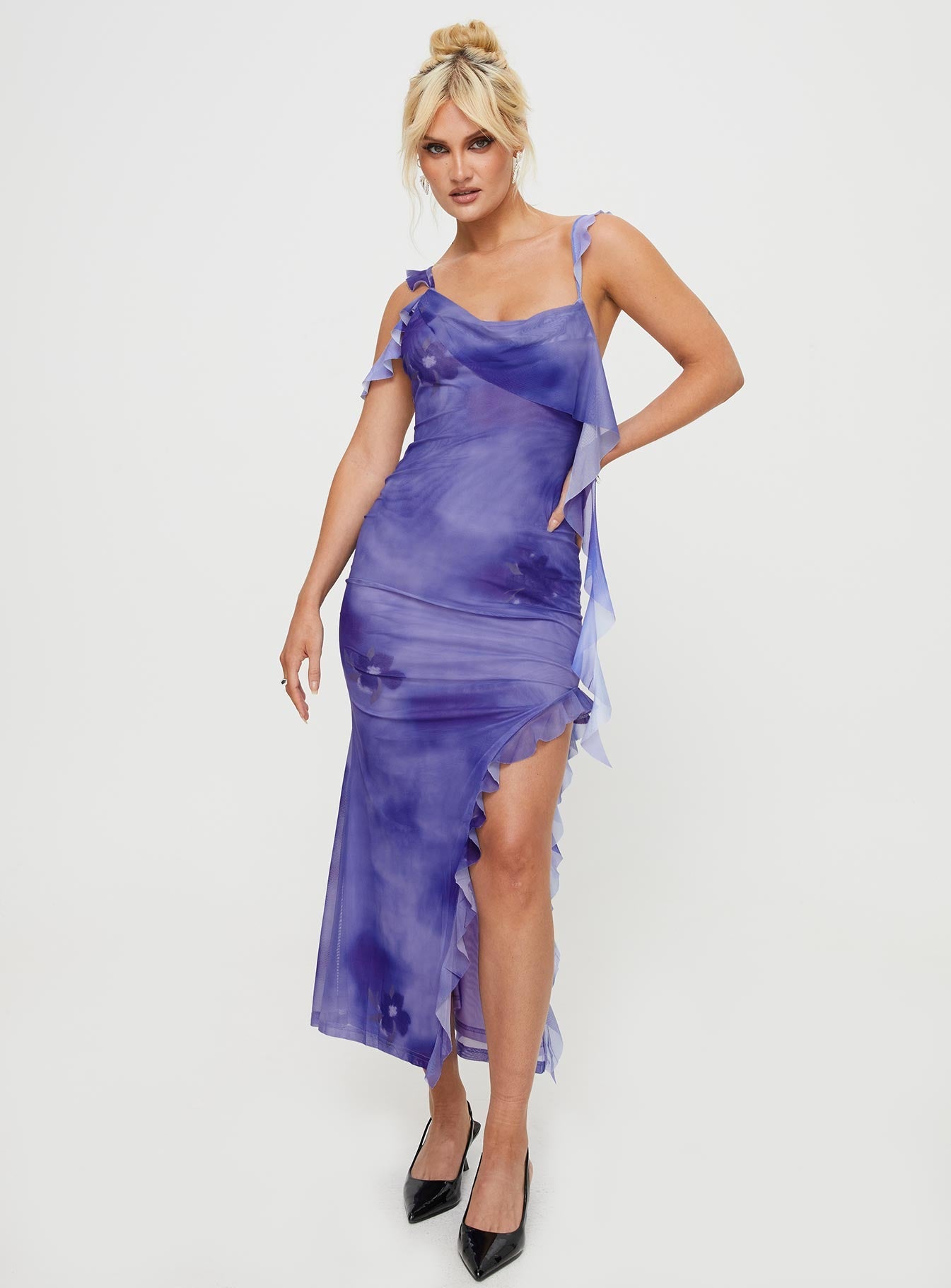 Midi dress Scoop neckline, frill detail throughout, graphic print, low back, leg split, adjustable shoulder straps, invisible zip fastening at back 