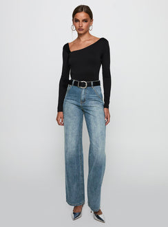 front view of model wearing Princess Polly Sacramento Straight Leg Jeans Mid Blue Denim High Waisted 