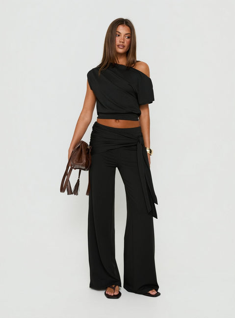 Hadlia Off Shoulder Top Black