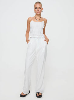 White Pants Relaxed fit, belt looped waist, twin hip pockets, zip & button fastening