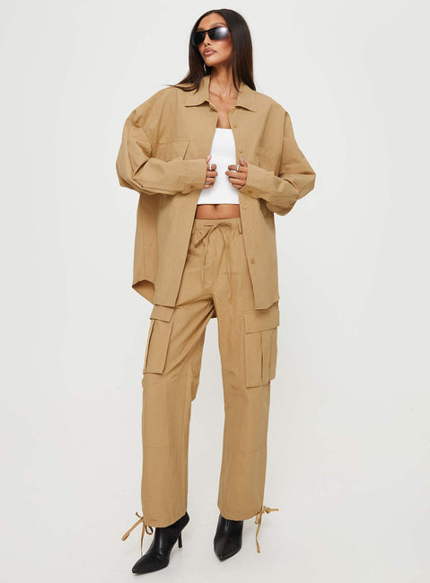 Caramel Cargo shacket Relaxed fit, classic collar, three pocket design, drop shoulder, single button cuff, button down fastening at front