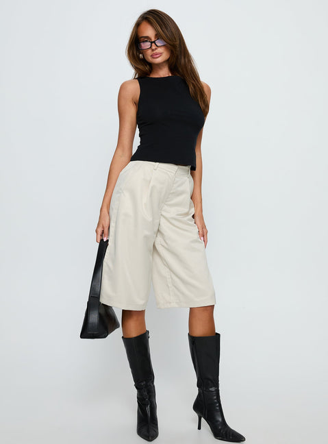 Jakai Longline Tailored Short Cream