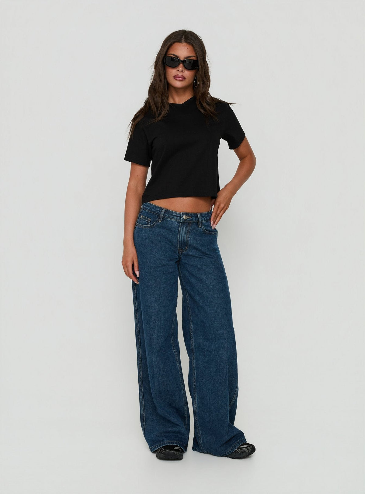 Dealia High V Boxy Tee Black