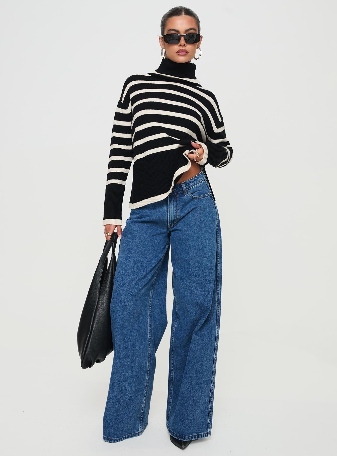  Turtle neck sweater Striped print, drop shoulder, ribbed hem & wrist cuffs, split hems at side Good stretch, unlined 