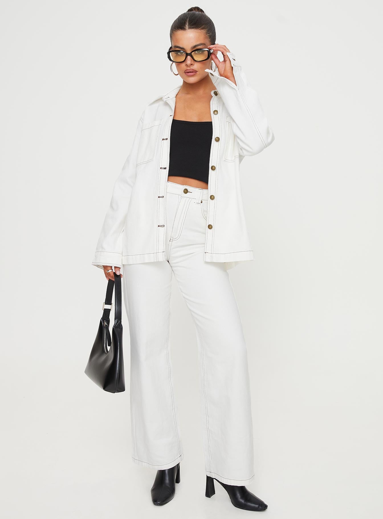 Oversized denim shacket Classic collar, button fastening down front, twin chest pockets, single button cuff Non-stretch material, unlined 