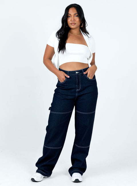 Relaxed fit jeans Zip & button fastening  Classic five pocket design  Belt looped waist 