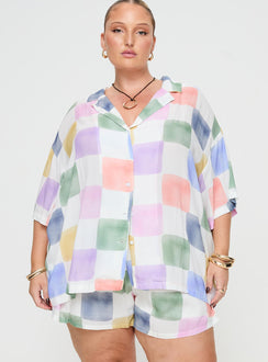 Graphic print two piece set Short sleeve shirt, button fastening down front, lapel collar High rise shorts, elasticated waistband, twin hip pockets