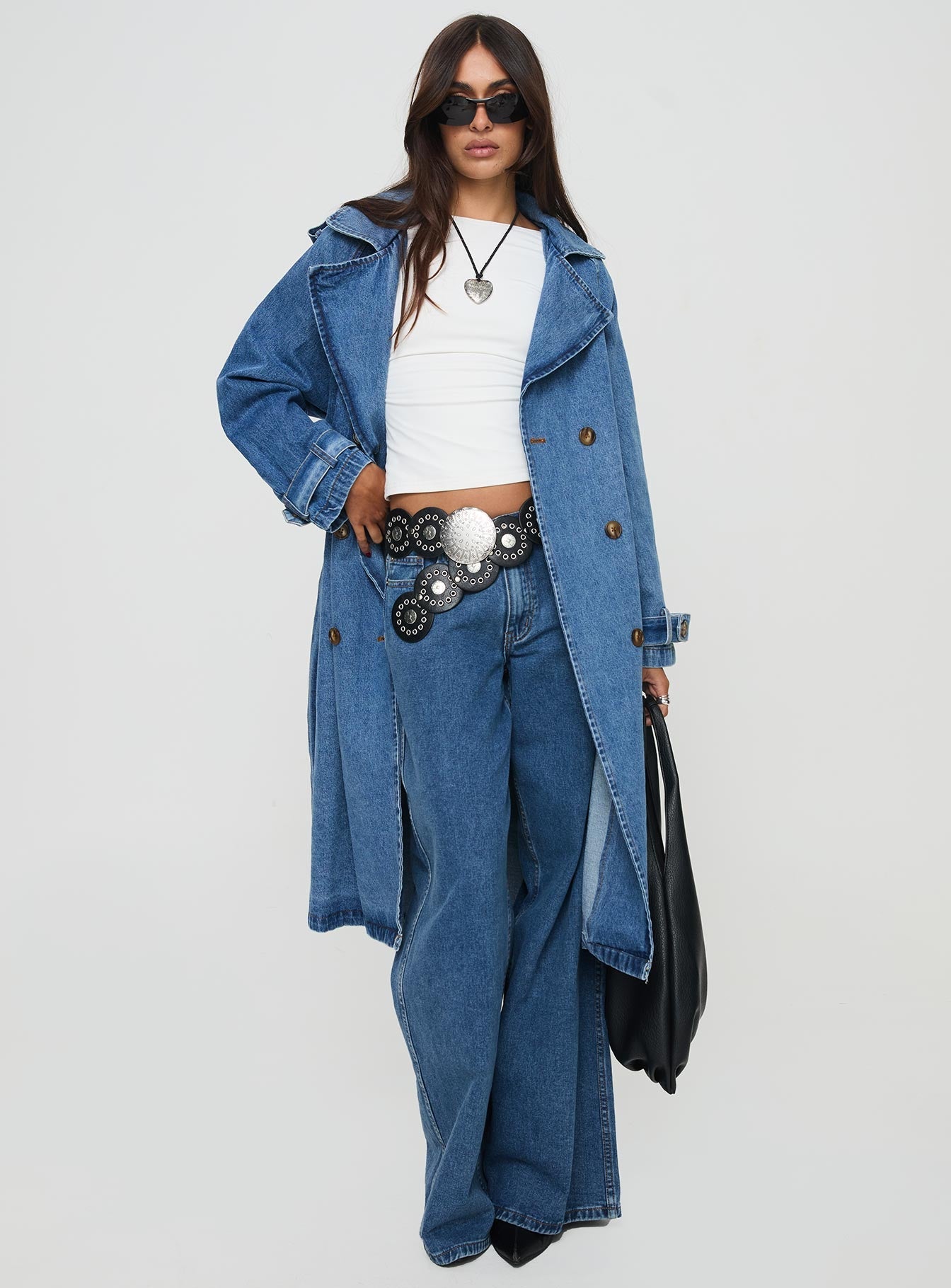 Denim trench coat Lapel collar, button fastening down front, adjustable & removable belts on cuff & waist Non-stretch material, unlined 