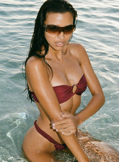 Bikini top Bandeau style, clasp fastening at back Good stretch, fully lined