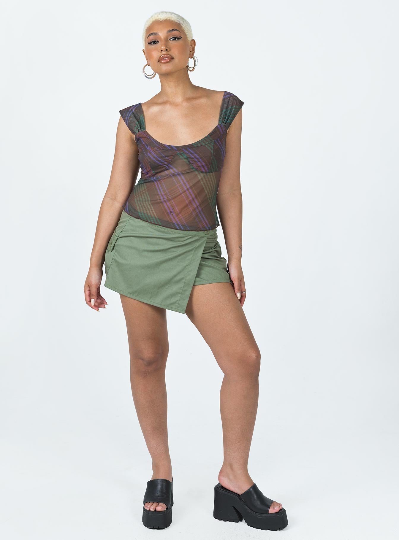 Front view of model wearing  front Princess Polly Short Sleeves Crew Neck  Prep In Your Step Top Multi