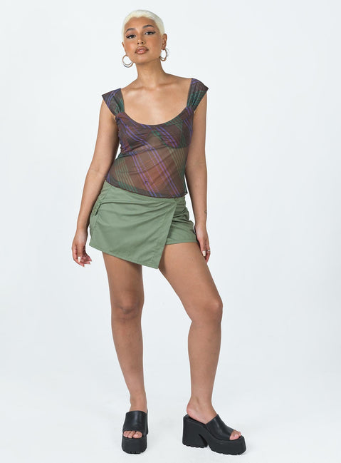 Front view of model wearing  front Princess Polly Short Sleeves Crew Neck  Prep In Your Step Top Multi