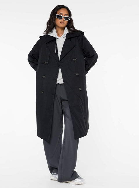 Trench coat Lapel collar, button fastening at front, twin hip pockets, removable waist tie, adjustable buckle cuff, split at back
