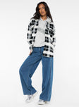 Plaid shacket Classic collar, button fastening at front, faux chest pockets, single button cuff Non-stretch material, unlined 