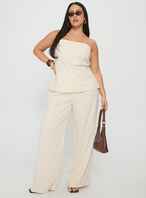 Irresistible Strapless Top Cream Curve