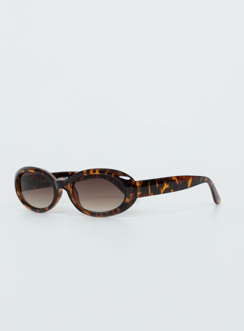 Rounded frame Tort frame Moulded nose bridge Brown tinted lenses