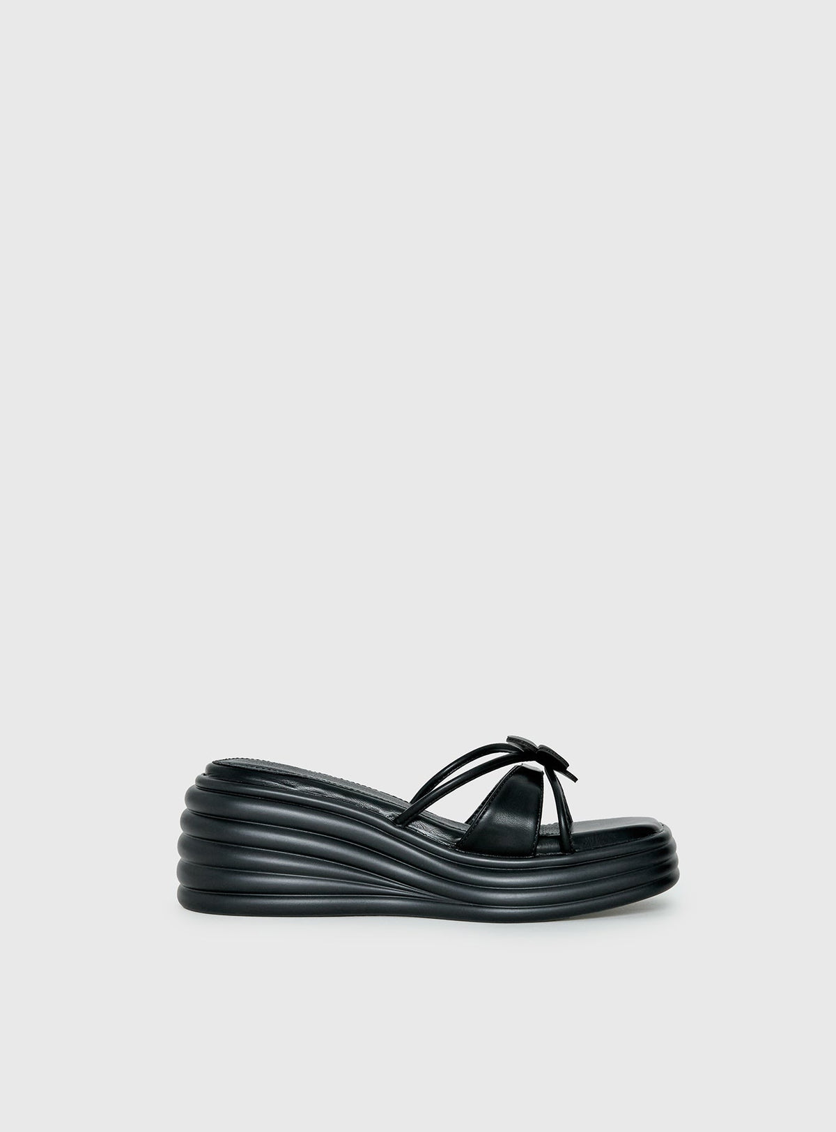 Therapy Flaunt Platform Flower Detail Sandals Black
