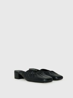 Larietta Ballet Heels Black
