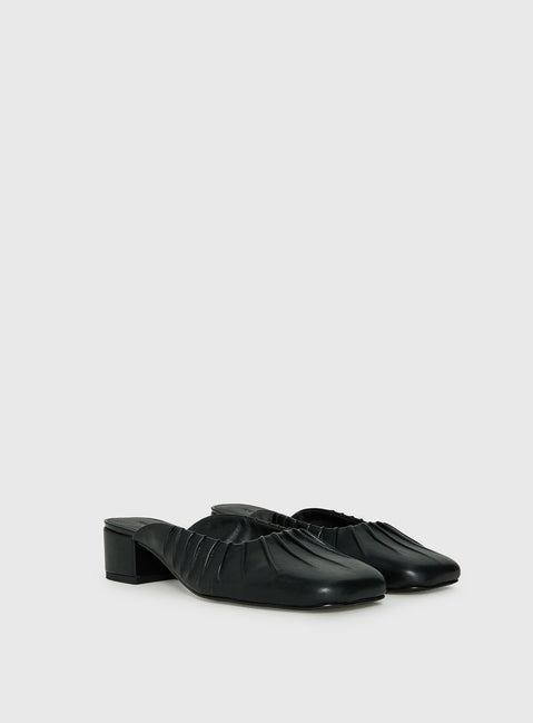 Larietta Ballet Heels Black