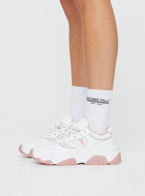 Sneakers Platform design, lace-up fastening, stitched bullhead feature Leather upper, rubber outsole, synthetic lining