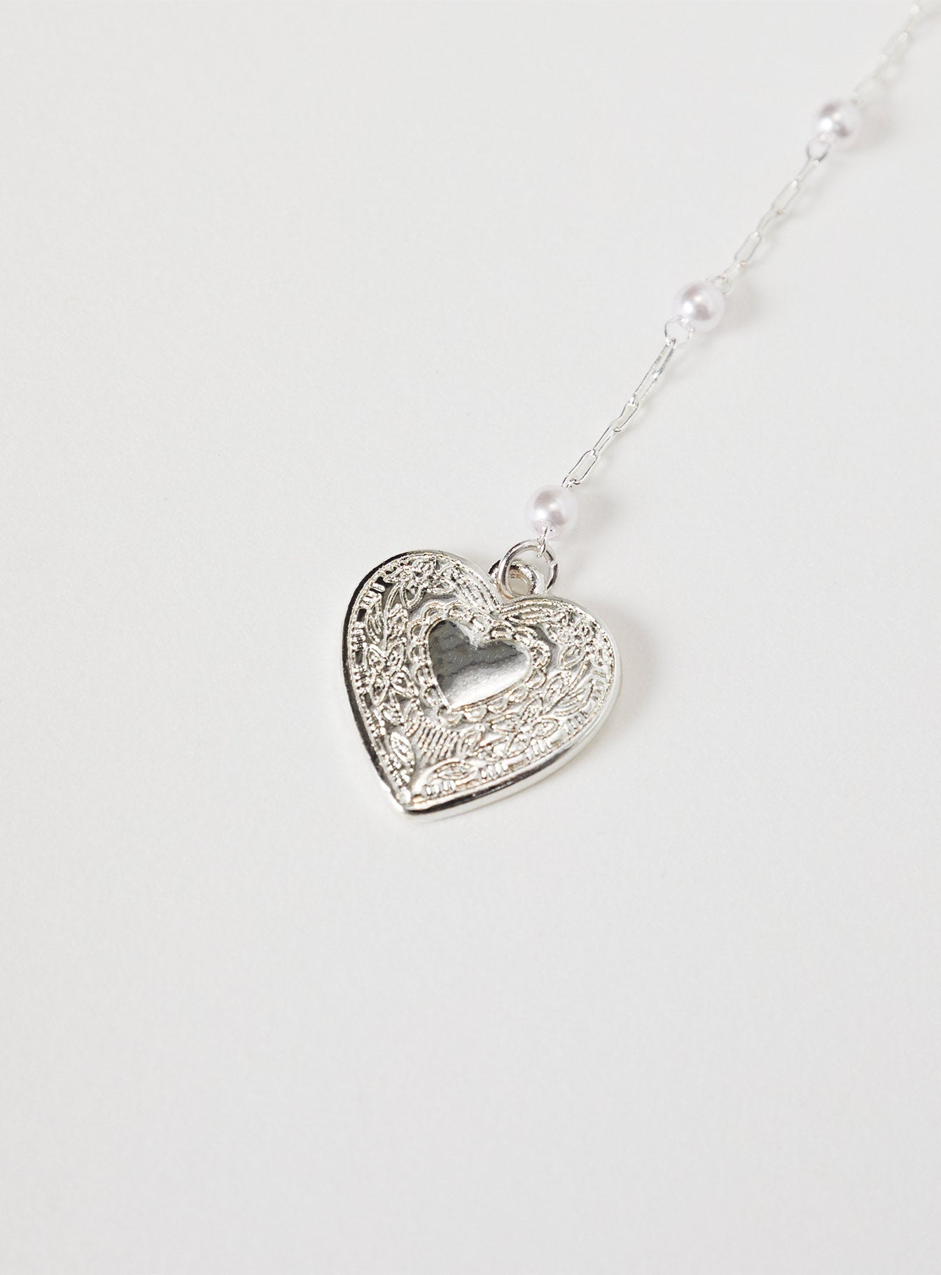 Necklace Silver toned, heart pendant