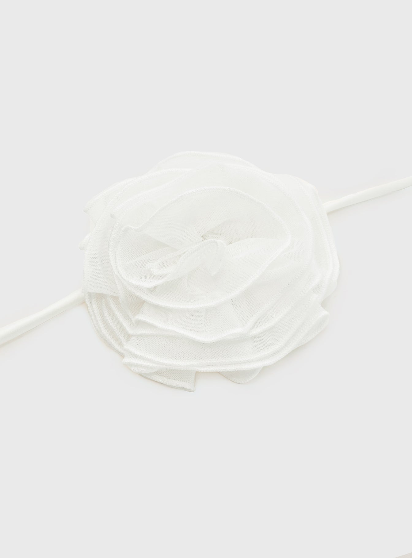 Neck tie  Rosette detail, tie fastening for adjustable size