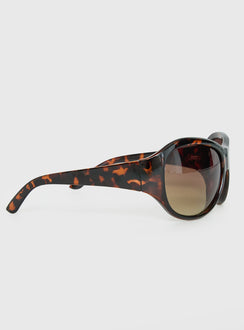 Everett Oversized Sunglasses Tort