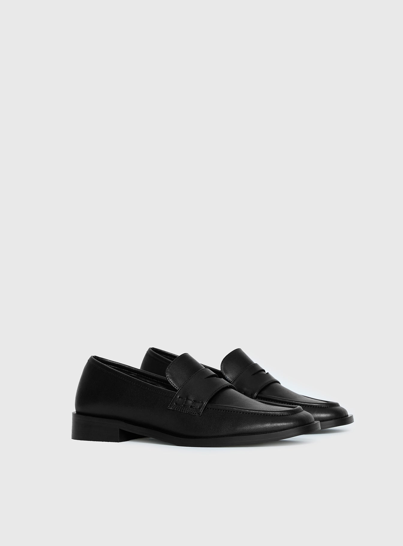 Ratana Flat Loafers Black