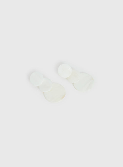 Terza Shell Tiered Earrings White