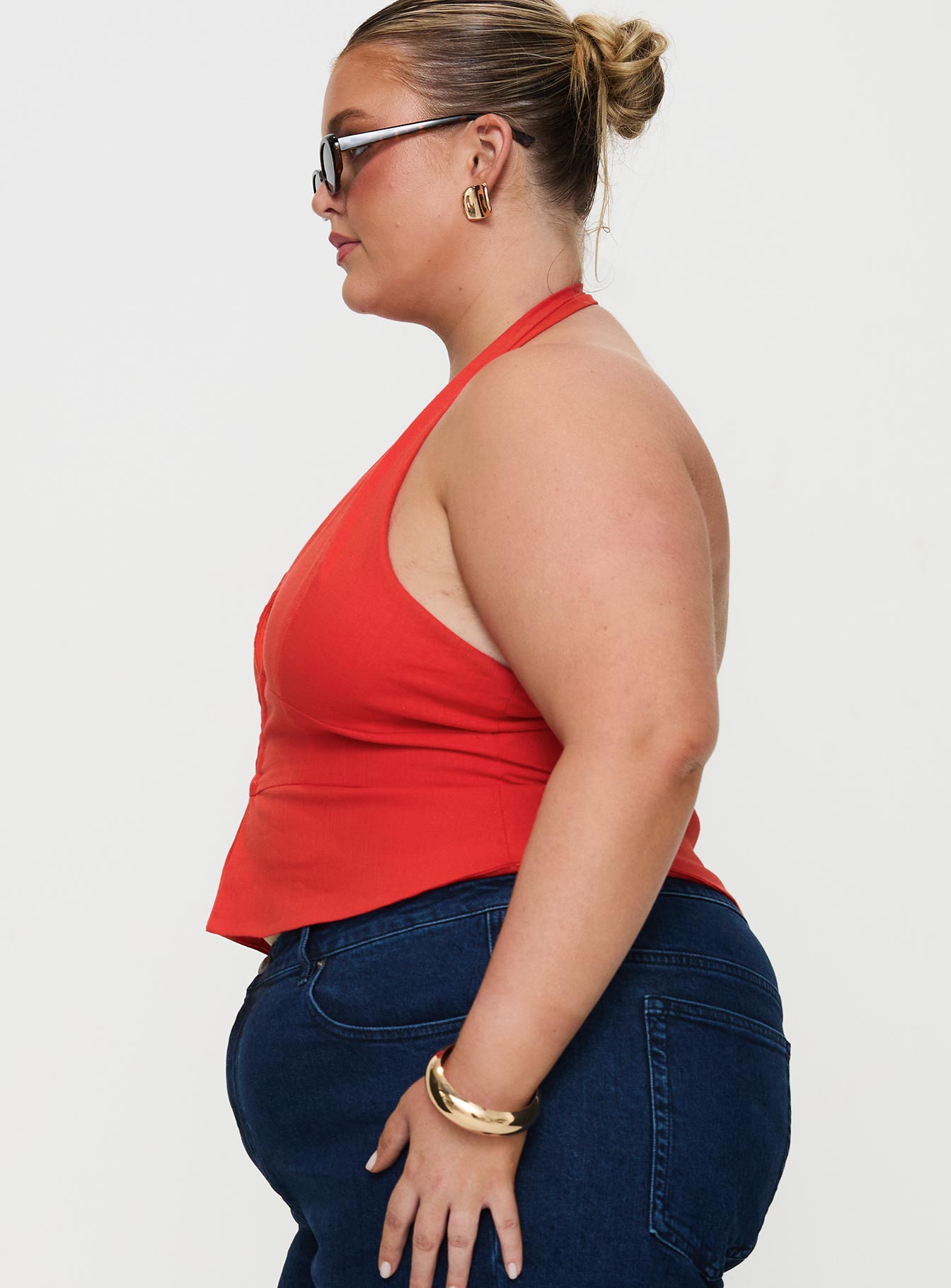 Pleasing Top Red Curve