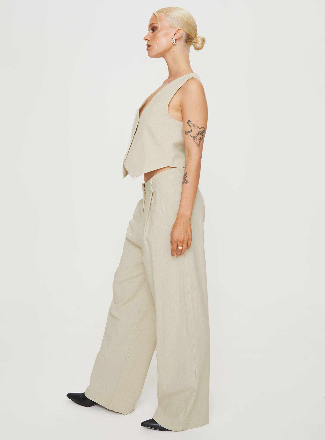 Front view of model wearing  front Princess Polly  La Quinta Pants Oatmeal