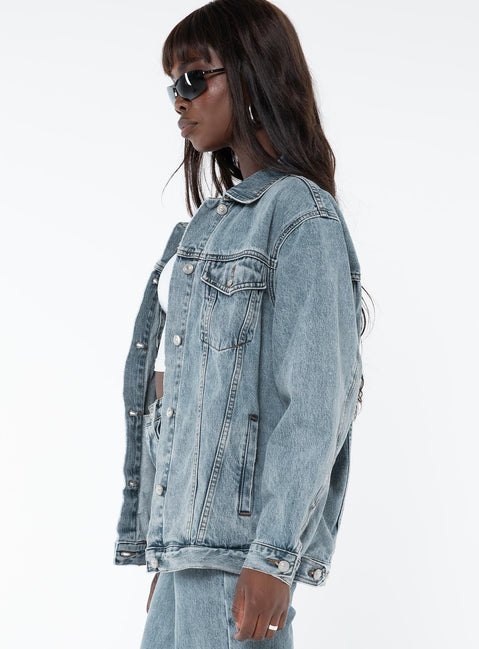 Light wash denim jacket Classic collar, button fastening at front, twin chest and hip pockets, single button cuff