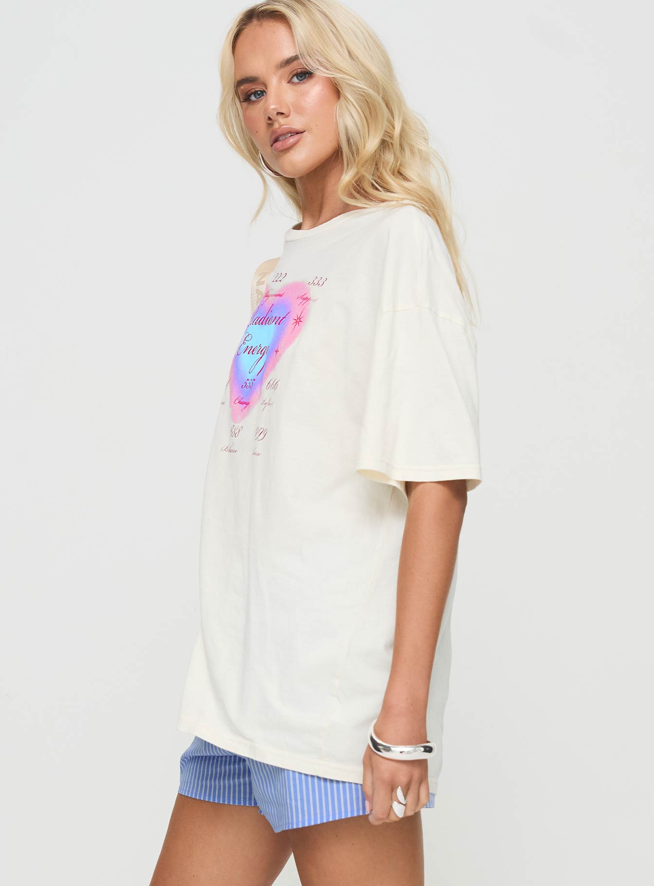 Tee Graphic print, crew neck, drop shoulder Non-stretch material, unlined