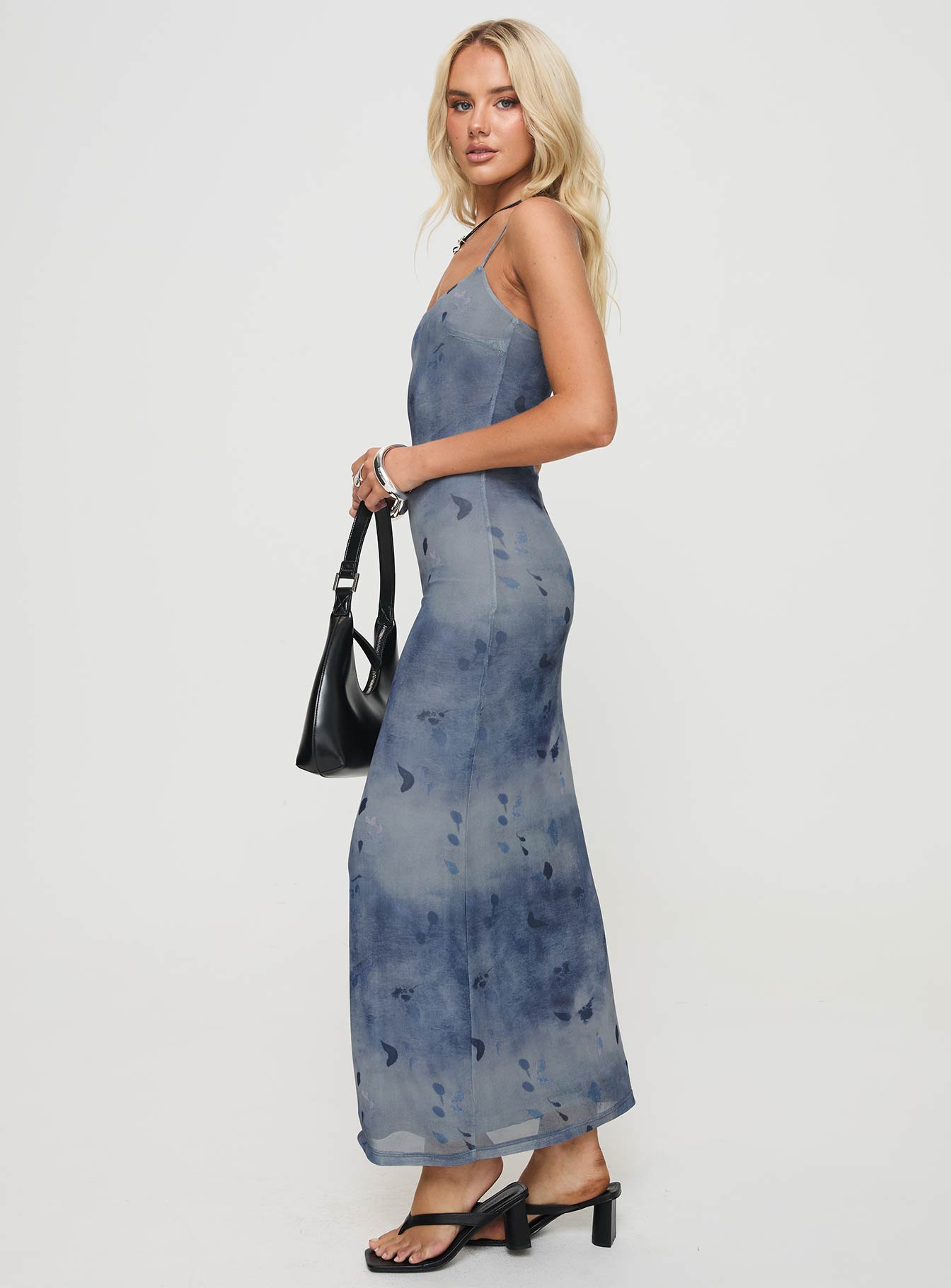 Graphic print maxi dress Adjustable shoulder straps, scooped neckline Good stretch, fully lined 