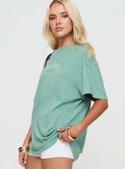Oversized tee Graphic print, crew neck, drop shoulder Non-stretch material, unlined 