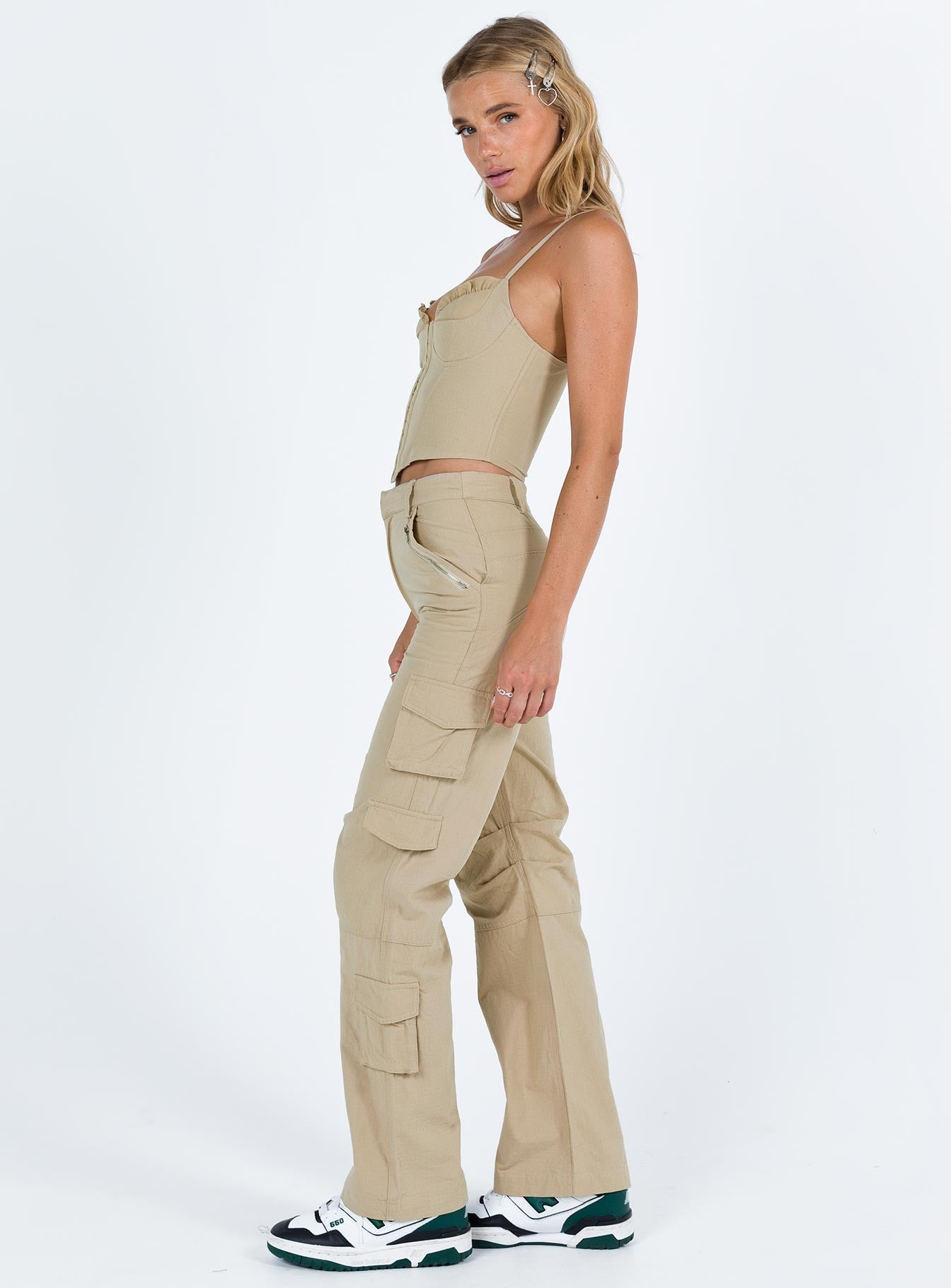 Front view of model wearing  front Princess Polly  Libbie Pants Taupe