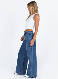 Front view of model wearing  front Princess Polly High Waisted  Ramos Low Rise Jeans Denim