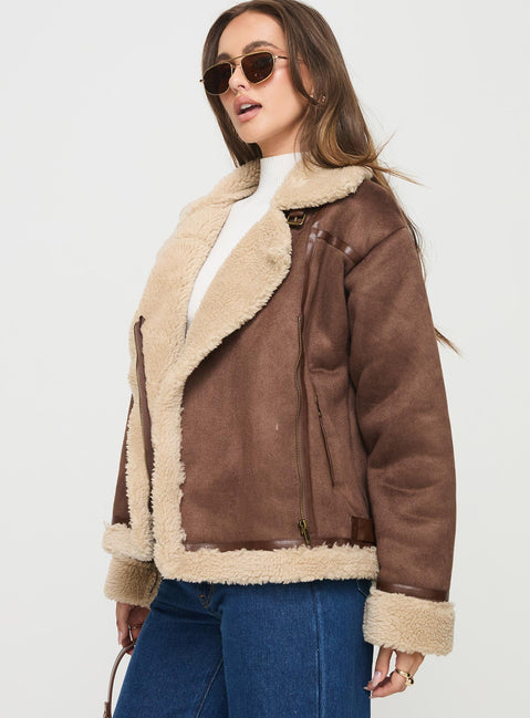 Shearling jacket Classic collar, exposed zip fastening, twin pockets with zip closure, buckle detail Non-stretch material, shearling lining