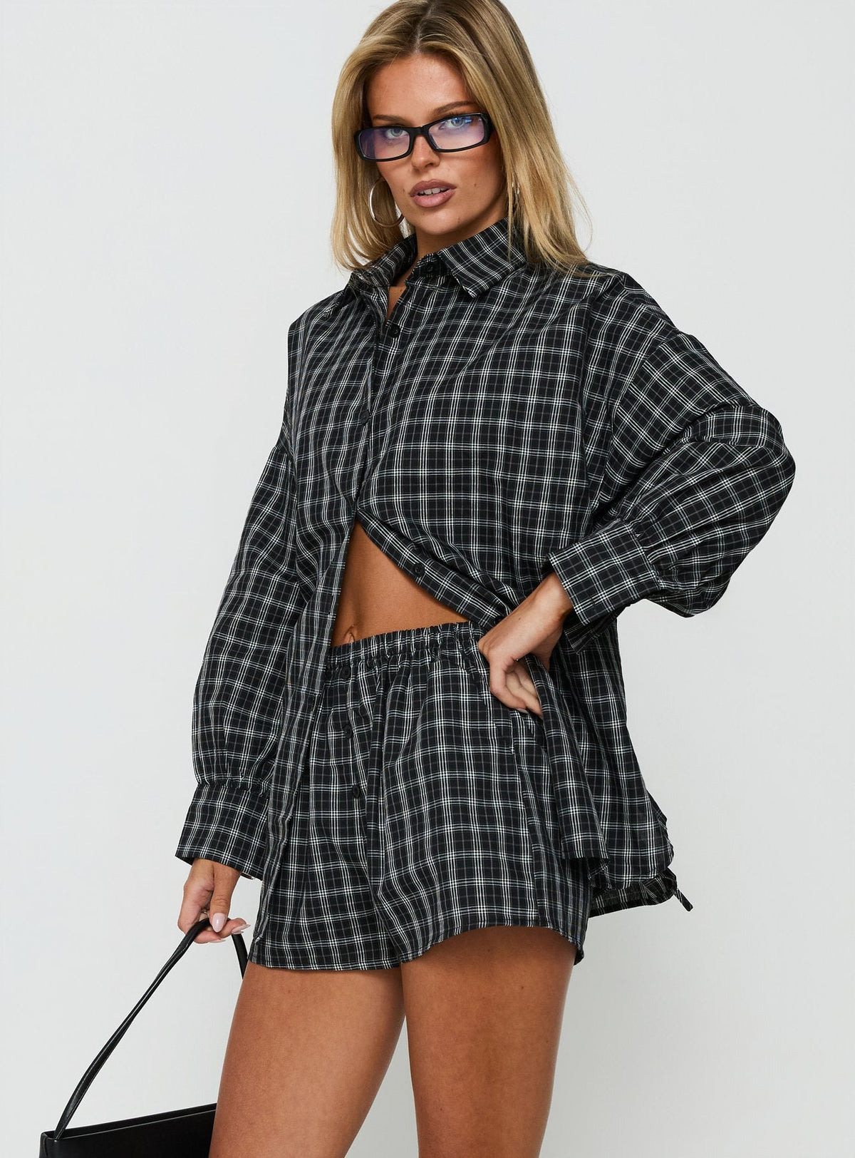 Quiny Elasticated Waist Shorts Black Check