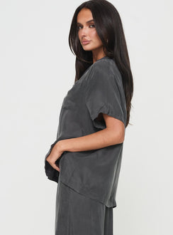 Shirt Oversized fit, button fastening, classic colour, single breast pocket Non-stretch material, unlined 