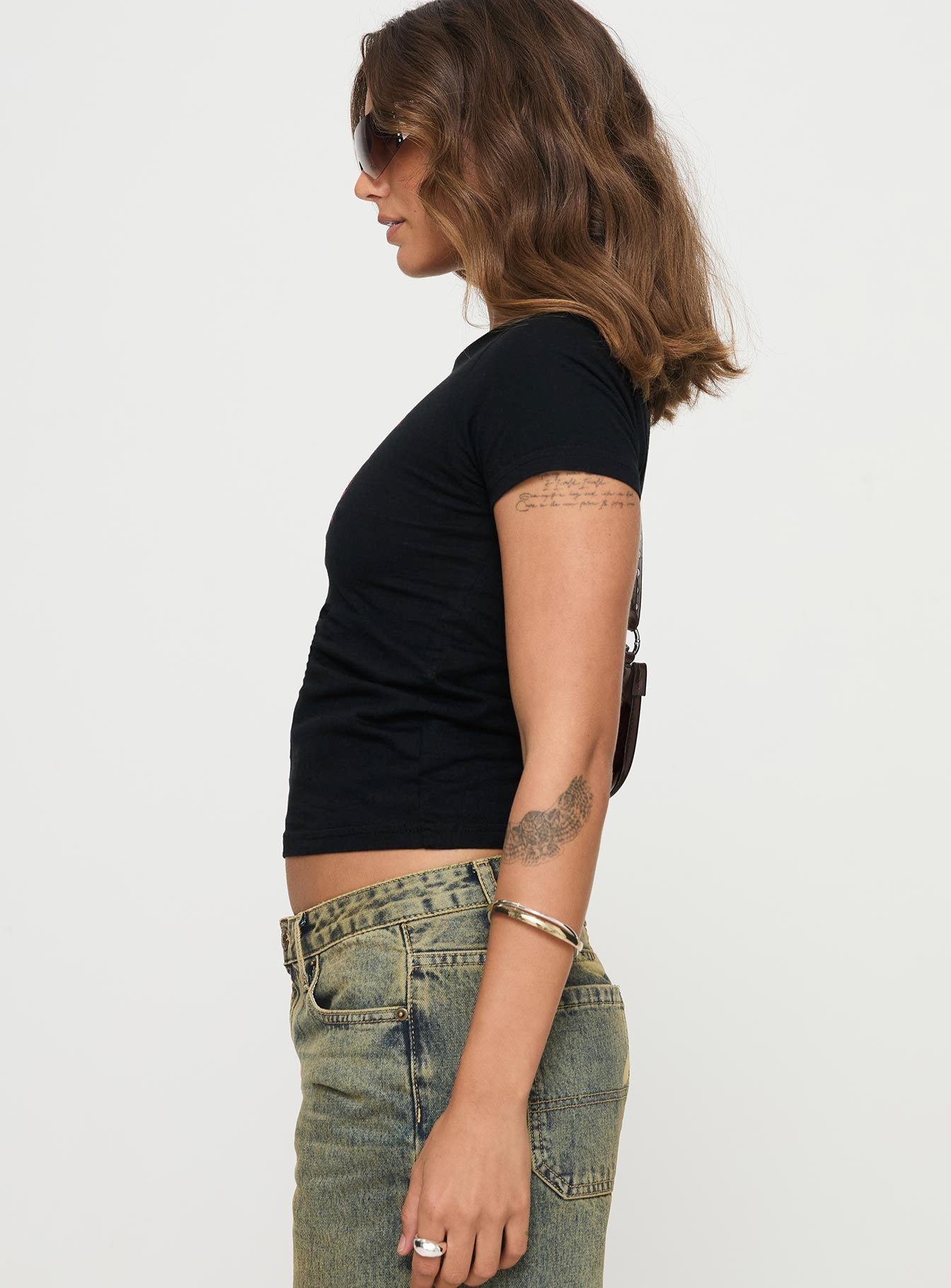 Baby tee Crewneck, graphic print Non-stretch material, unlined 