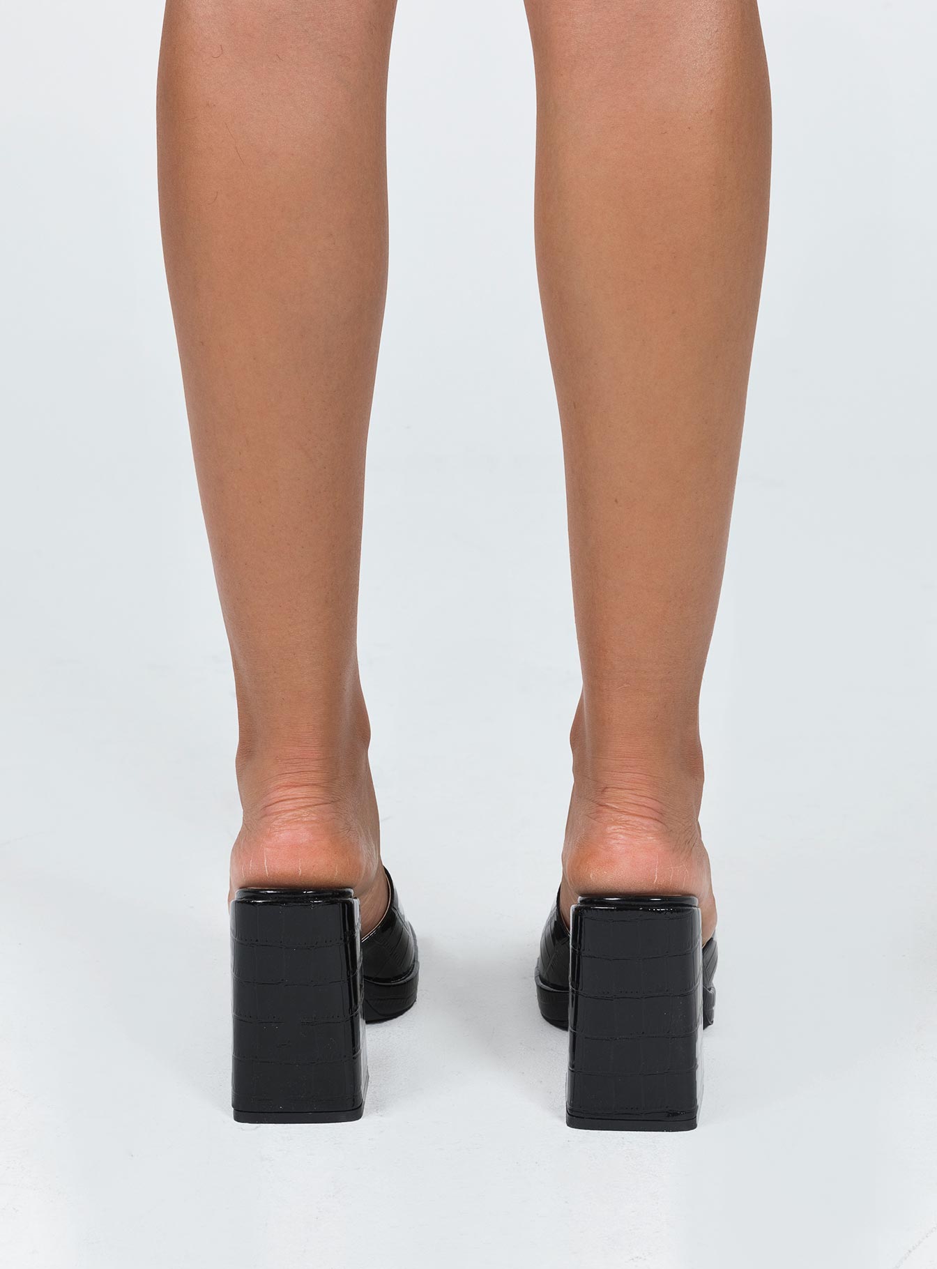 Heels Faux patent leather Croc print Single wide upper Square toe Platform base Block heel