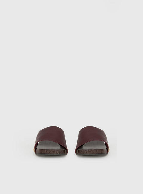 Therapy Zane Stud Detail Sandals Red