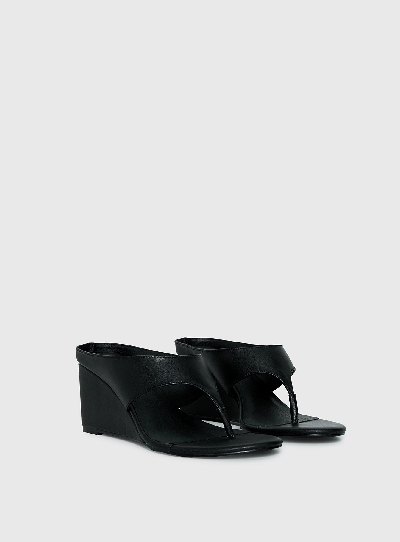 Early Light Wedge Thong Heels Black
