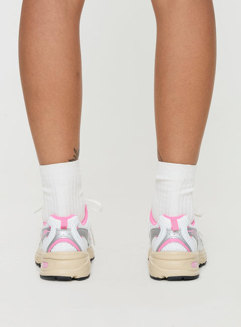 New Balance 530 White / Pink