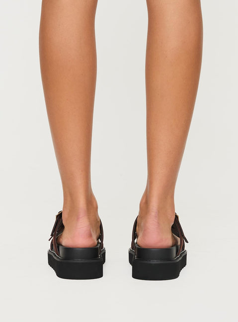 Sandals, double adjustable upper straps Chunky treaded sole, padded footbed