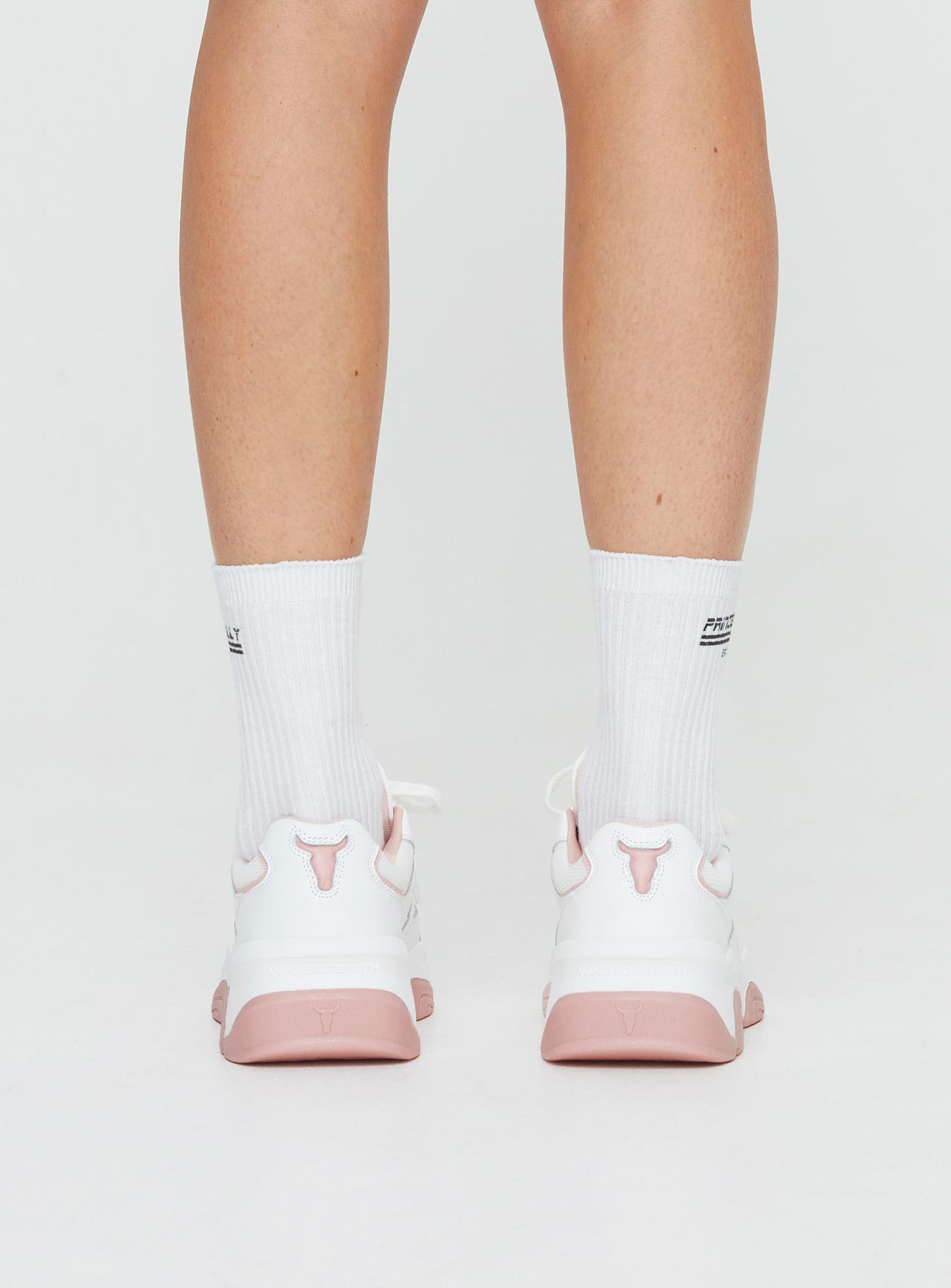 Sneakers Platform design, lace-up fastening, stitched bullhead feature Leather upper, rubber outsole, synthetic lining