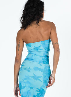 Front view of model wearing  front Princess Polly Sleeveless Square Neck  Hillcrest Floral Strapless Top Blue